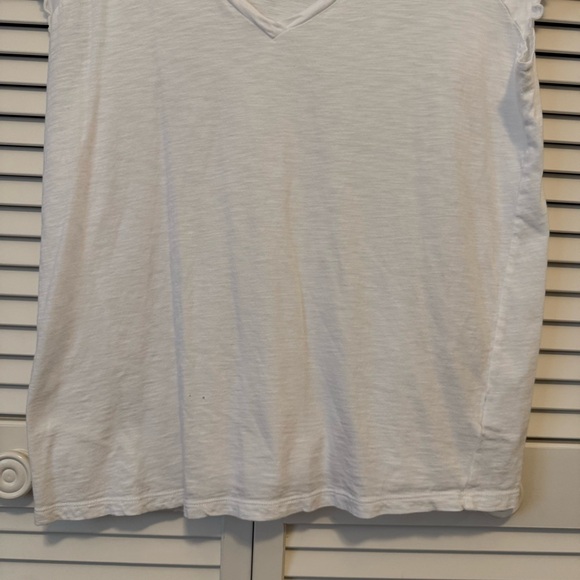 Torrid White Flutter Sleeve Top - size 0x - Picture 3 of 9